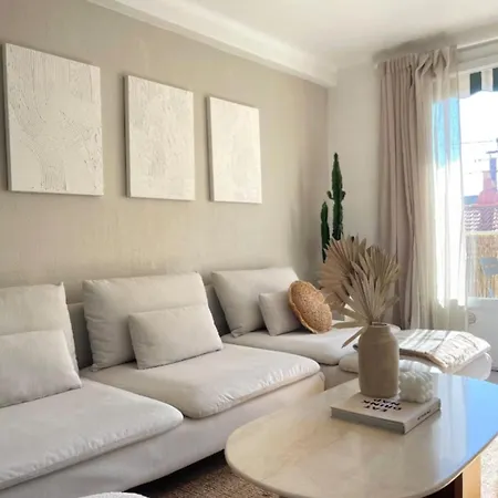 Appartement T2 With Balcony - Near